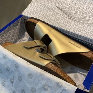 *Like New* Women’s Birkenstocks (size 9-9.5/EU 40)